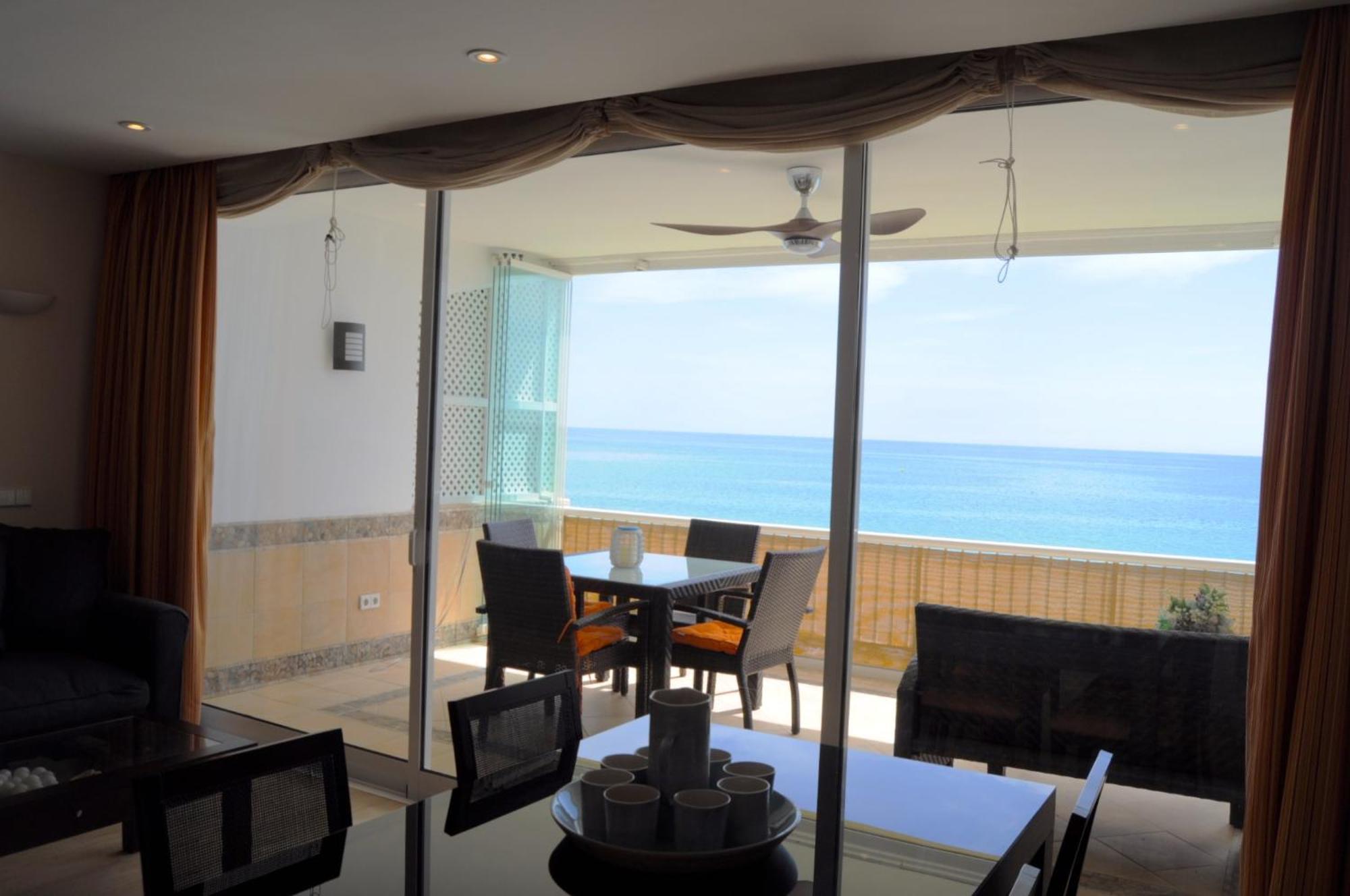 Appartement Magnificent Front Sea Views