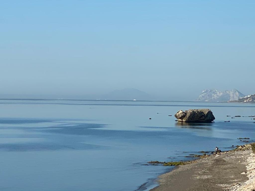 Magnificent Front Sea Views Apartament